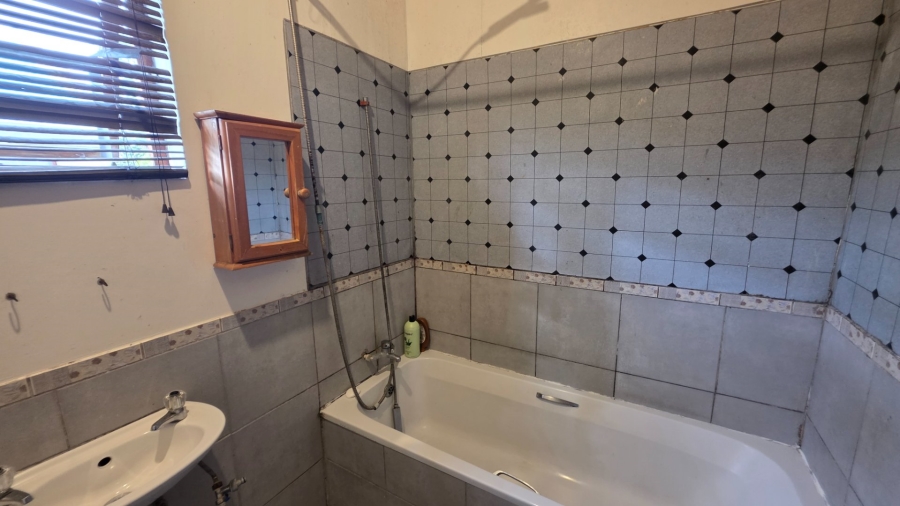 6 Bedroom Property for Sale in Dana Bay Western Cape